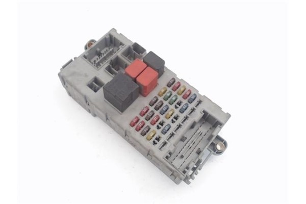 Recambio de caja fusibles/rele para fiat ii punto (188) berlina referencia OEM IAM  (4681228NPL) 