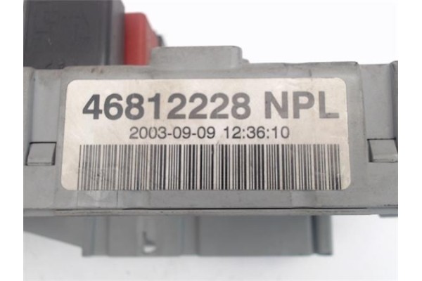 Recambio de caja fusibles/rele para fiat ii punto (188) berlina referencia OEM IAM  (4681228NPL) 