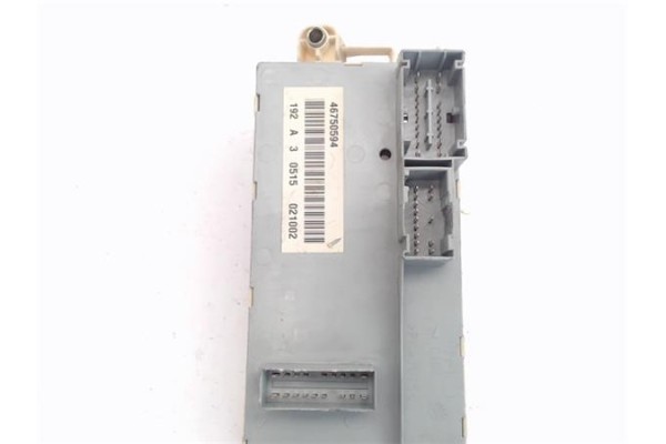 Recambio de caja fusibles/rele para fiat stilo (192) 1.9 jtd / 1.9 jtd 115 active referencia OEM IAM  (46797609NPL) 