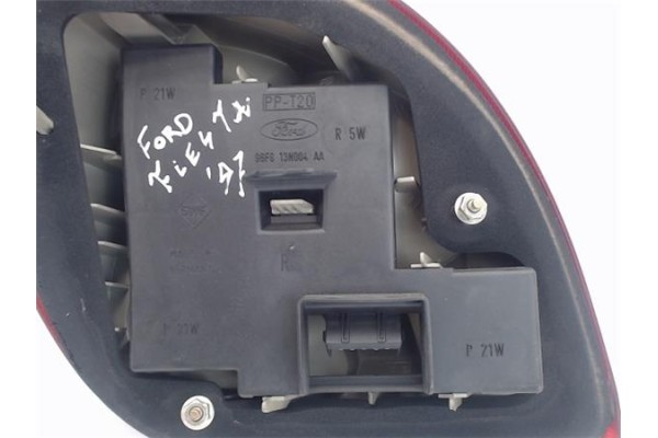 Recambio de piloto trasero derecho para ford fiesta berlina referencia OEM IAM 1044154  