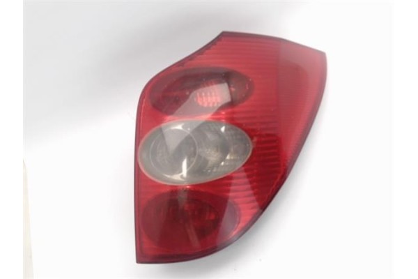 Recambio de piloto trasero derecho para renault laguna ii grandtour (kg0) referencia OEM IAM   