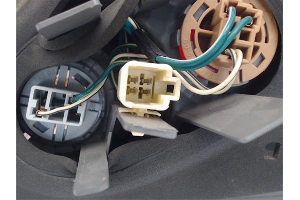 Recambio de piloto trasero izquierdo para toyota corolla (e15) referencia OEM IAM   