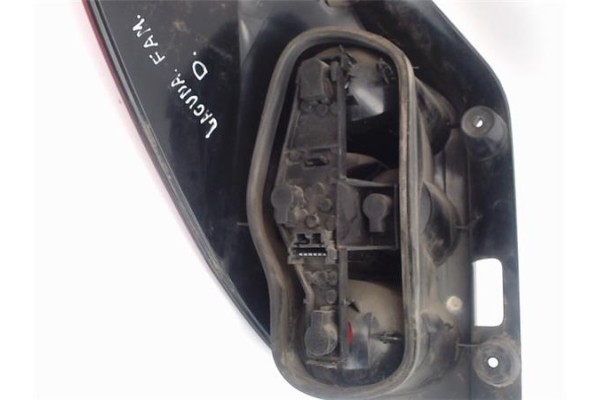 Recambio de piloto trasero derecho para renault laguna ii grandtour (kg0) referencia OEM IAM   