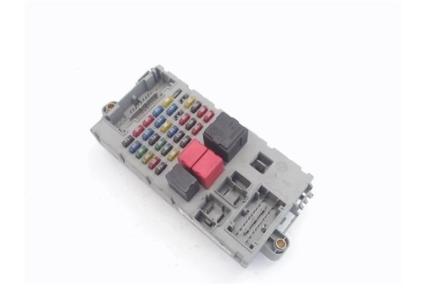 Recambio de caja fusibles/rele para fiat ii punto (188) berlina 1.2 16v sporting referencia OEM IAM  (46788428NPL) 