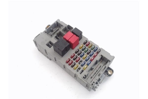 Recambio de caja fusibles/rele para fiat ii punto (188) berlina 1.2 16v sporting referencia OEM IAM  (46788428NPL) 