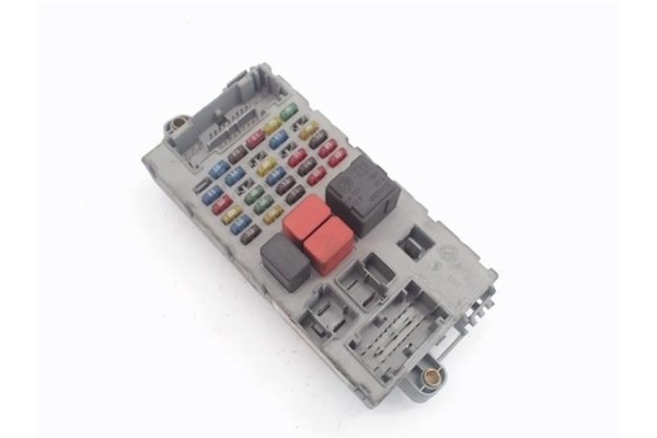 Recambio de caja fusibles/rele para fiat ii punto (188) berlina referencia OEM IAM  (46717785NPL) 