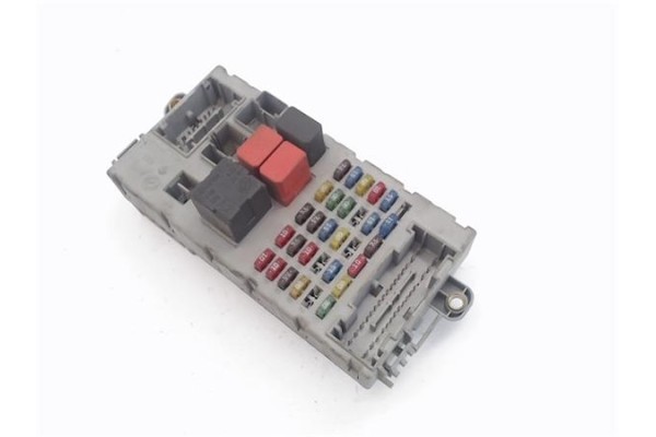 Recambio de caja fusibles/rele para fiat ii punto (188) berlina referencia OEM IAM  (46717785NPL) 