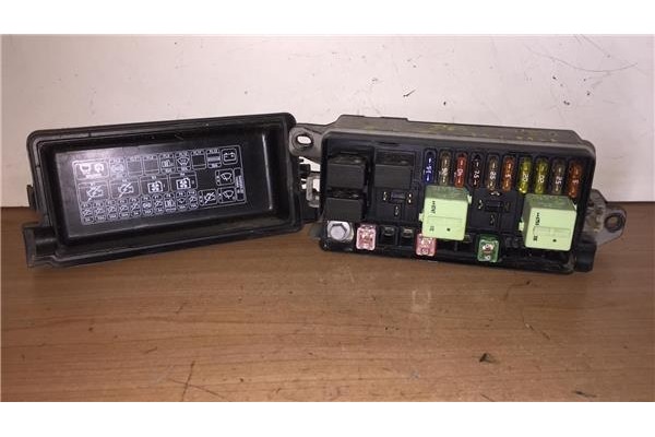 Recambio de caja fusibles/rele para mini one 1.4 95cv referencia OEM IAM 090309250208 344950402 