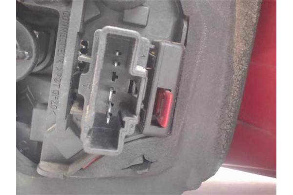 Recambio de piloto trasero izquierdo para peugeot 206 referencia OEM IAM 6350R9  