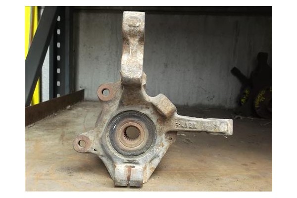 Recambio de mangueta delantero derecha para renault clio ii fase i (b/cbo)(1998) 1.9 dti (b/cb0u) referencia OEM IAM   