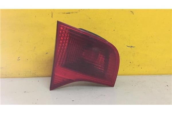 Recambio de piloto interior izquierdo para audi a4 berlina (8e) 1.9 tdi referencia OEM IAM 8E5945093A  8E5945093 , AUDI