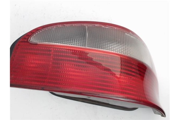 Recambio de piloto trasero derecho para citroen saxo referencia OEM IAM 6351F7  