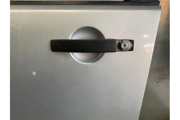 Recambio de puerta delantero izquierda para land rover discovery 2.7 td referencia OEM IAM BDA780110  