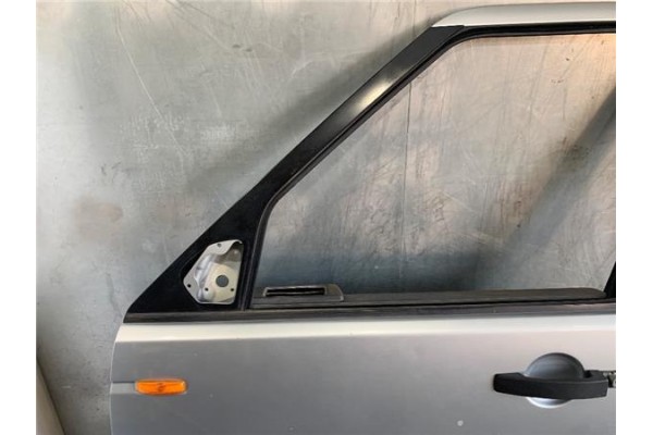 Recambio de puerta delantero izquierda para land rover discovery 2.7 td referencia OEM IAM BDA780110  