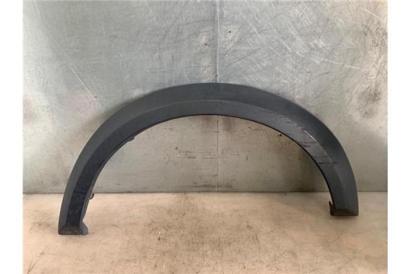 Recambio de moldura aleta delantero derecha para land rover discovery 2.7 td referencia OEM IAM LR007053  