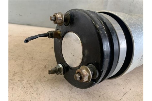Recambio de amortiguador delantero derecho para land rover discovery 2.7 td referencia OEM IAM RNB501250  