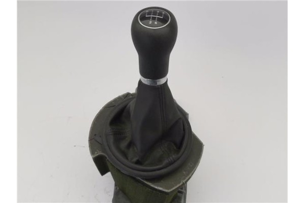 Recambio de palanca de cambio para audi a2 (8z) 1.4 referencia OEM IAM 8Z0711246A  