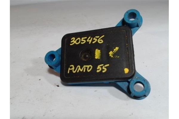 Recambio de caja fusibles/rele para fiat punto i berlina (176) 1.1 55 el 6 speed referencia OEM IAM PRT03033513BC  