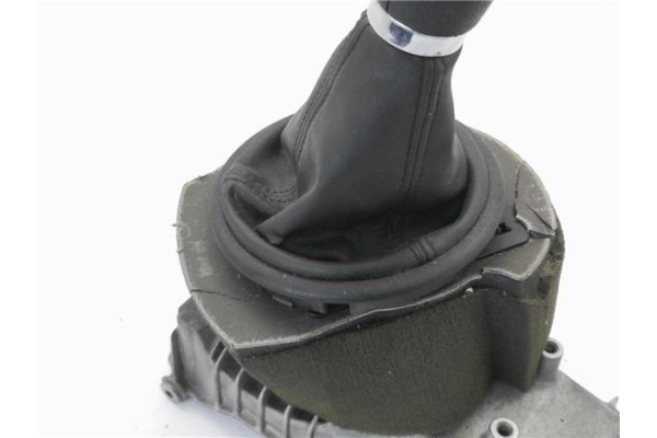 Recambio de palanca de cambio para audi a2 (8z) 1.4 referencia OEM IAM 8Z0711246A  