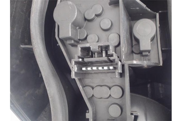 Recambio de piloto trasero derecho para renault laguna ii grandtour (kg0) referencia OEM IAM   