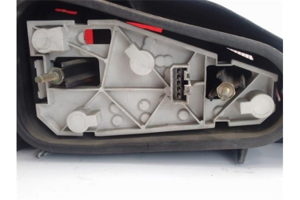 Recambio de piloto trasero derecho para peugeot 106 (s1) referencia OEM IAM 635184  
