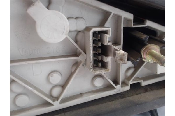 Recambio de piloto trasero derecho para peugeot 106 (s1) referencia OEM IAM 635184  