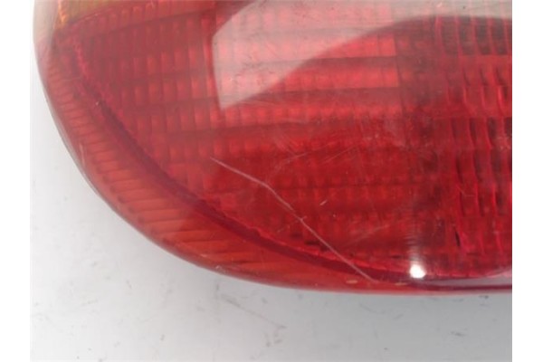 Recambio de piloto trasero izquierdo para ford fiesta berl./courier referencia OEM IAM A2810881  