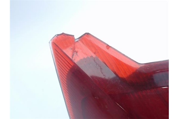 Recambio de piloto trasero izquierdo para ford fiesta berl./courier referencia OEM IAM 89FG13N004BA A2810881 