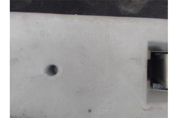 Recambio de piloto trasero izquierdo para ford fiesta berl./courier referencia OEM IAM 89FG13N004BA A2810881 