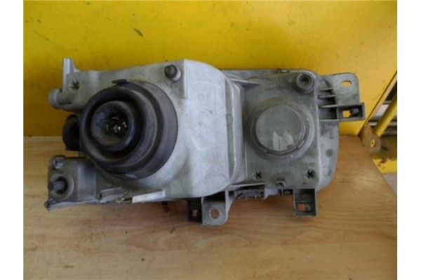 Recambio de faro delantero izquierdo para nissan serena (c23m) 2.3 d referencia OEM IAM 260608C002  
