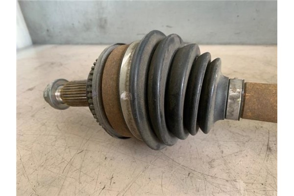 Recambio de palier trasero izquierdo para land rover discovery 2.7 td referencia OEM IAM TOB500270  