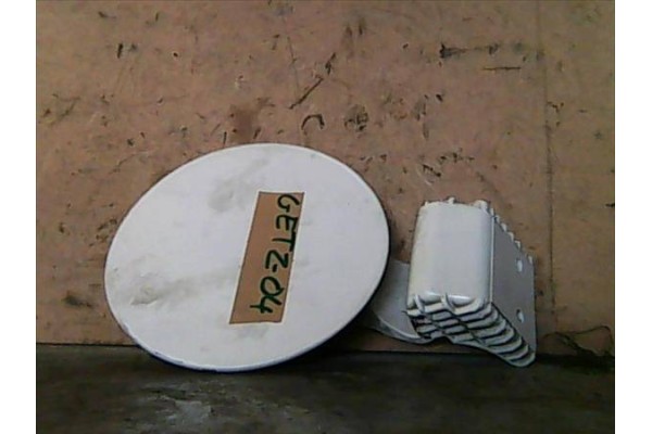 Recambio de tapa exterior combustible para hyundai getz (tb) 1.5 crdi referencia OEM IAM 695101C000   Recambio de tapa exterior combustible para hyundai getz (tb) 1.5 crdi referencia OEM IAM 695101C000