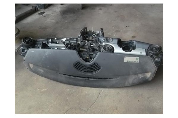 Recambio de salpicadero para mini one 1.4 95cv referencia OEM IAM 51452752769  