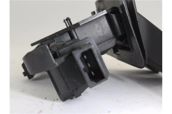 Recambio de cerradura porton para audi a6 avant (4f5) 2.0 tdi referencia OEM IAM 8P4827505C  