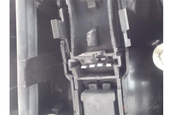 Recambio de piloto trasero izquierdo para renault laguna (b56) referencia OEM IAM  67732970 