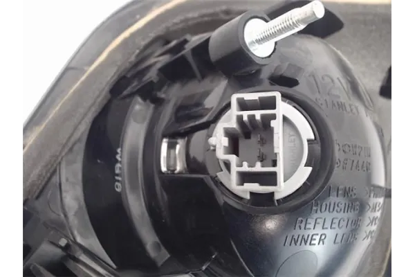 Recambio de piloto porton trasero izquierdo para mazda 3 berlina (bk) referencia OEM IAM   