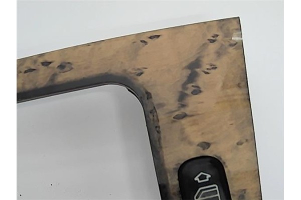 Recambio de embellecedor consola central para mercedes-benz clase e (bm 210) berlina e 320 cdi (210.026) referencia OEM IAM A210