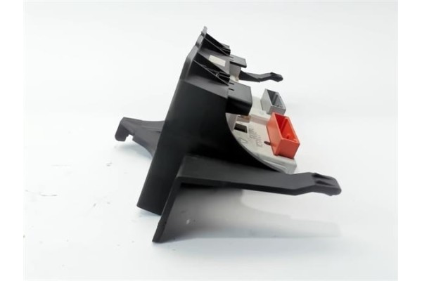 Recambio de mando multifuncion para renault kangoo 4x4 1.9 rapid referencia OEM IAM 8200181028  