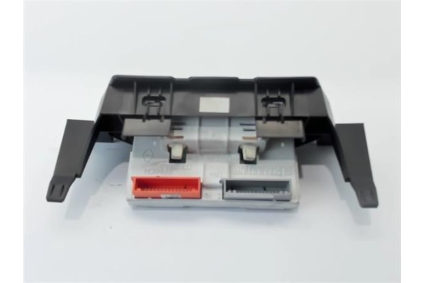 Recambio de mando multifuncion para renault kangoo 4x4 1.9 rapid referencia OEM IAM 8200181028  