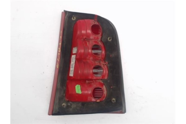 Recambio de piloto trasero izquierdo para skoda octavia combi (1u5) referencia OEM IAM 1U9945095 1U945111 