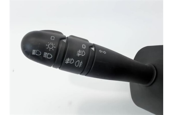 Recambio de mando intermitencia para renault kangoo 4x4 1.9 rapid referencia OEM IAM 8200379527 7701047255 