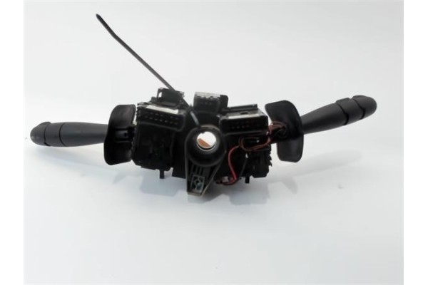 Recambio de mando intermitencia para renault kangoo 4x4 1.9 rapid referencia OEM IAM 8200379527 7701047255 