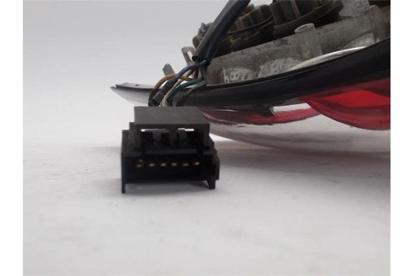 Recambio de piloto trasero izquierdo para renault clio ii fase ii (b/cb0) referencia OEM IAM 265553462R  