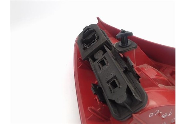 Recambio de piloto trasero derecho para renault clio ii fase i (b/cb0) referencia OEM IAM 265508391R  