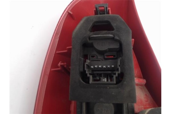 Recambio de piloto trasero derecho para renault clio ii fase i (b/cb0) referencia OEM IAM 265508391R  