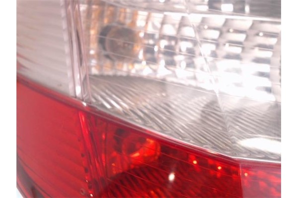 Recambio de piloto trasero izquierdo para renault scenic ii (jm) referencia OEM IAM 8200127704E  