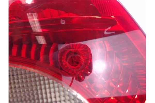 Recambio de piloto trasero izquierdo para toyota yaris (ksp9/scp9/nlp9) referencia OEM IAM   