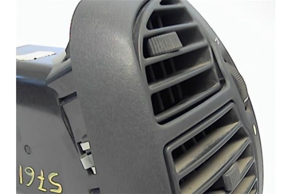 Recambio de conducto ventilacion izquierdo para peugeot boxer furgón (230l) 2.8 hdi referencia OEM IAM 8212QF  
