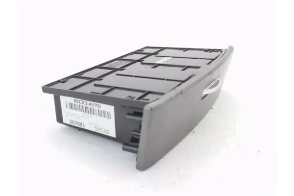 Recambio de cenicero para kia sorento (bl) 2.5 crdi referencia OEM IAM 845703  