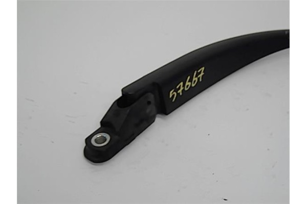 Recambio de brazo limpiaparabrisas trasero para opel zafira a 2.0 dti 16v referencia OEM IAM 8001637 90587511 